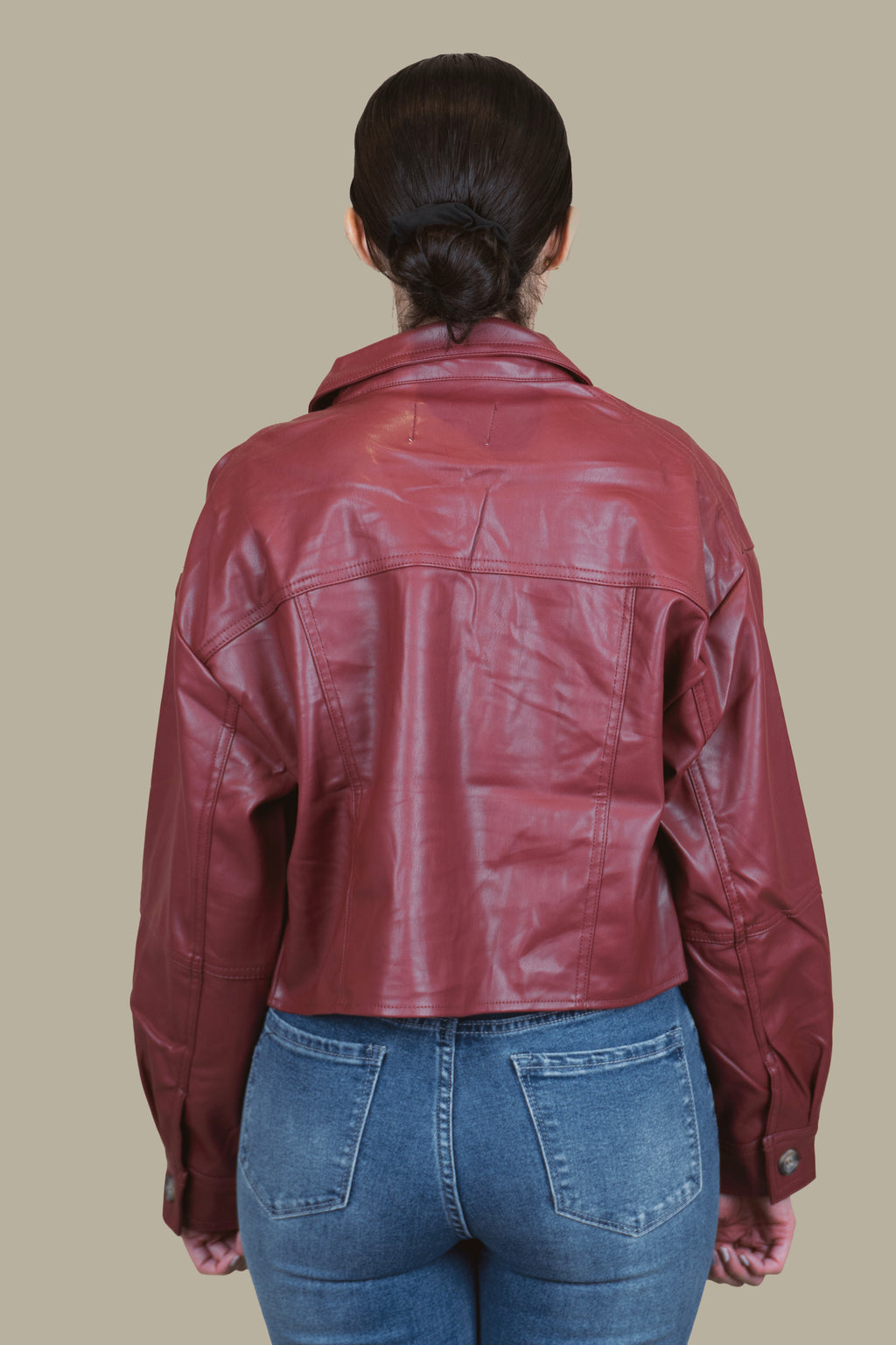 Chamarra Cropped Vinipiel Essential