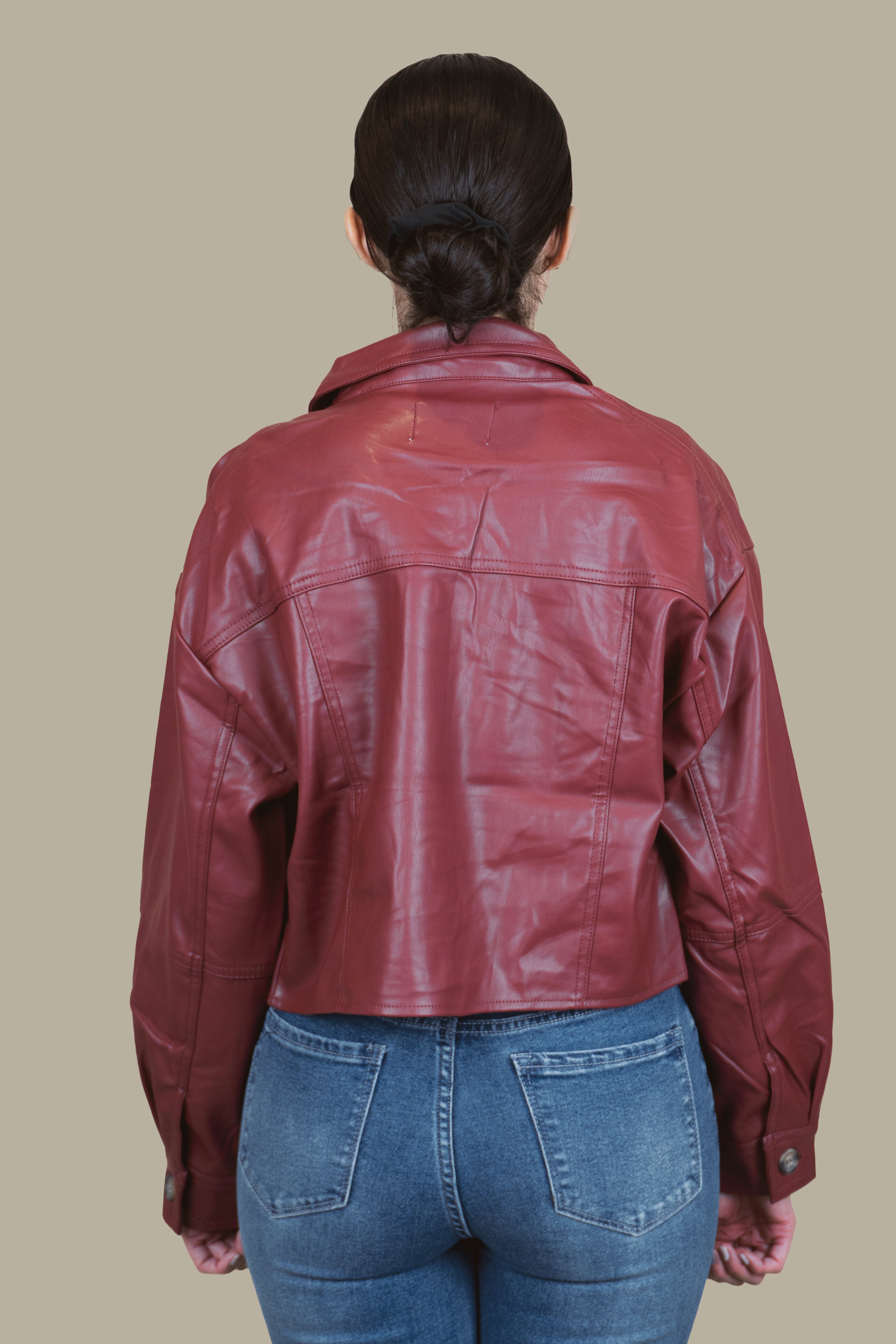 Chamarra Cropped Vinipiel Essential