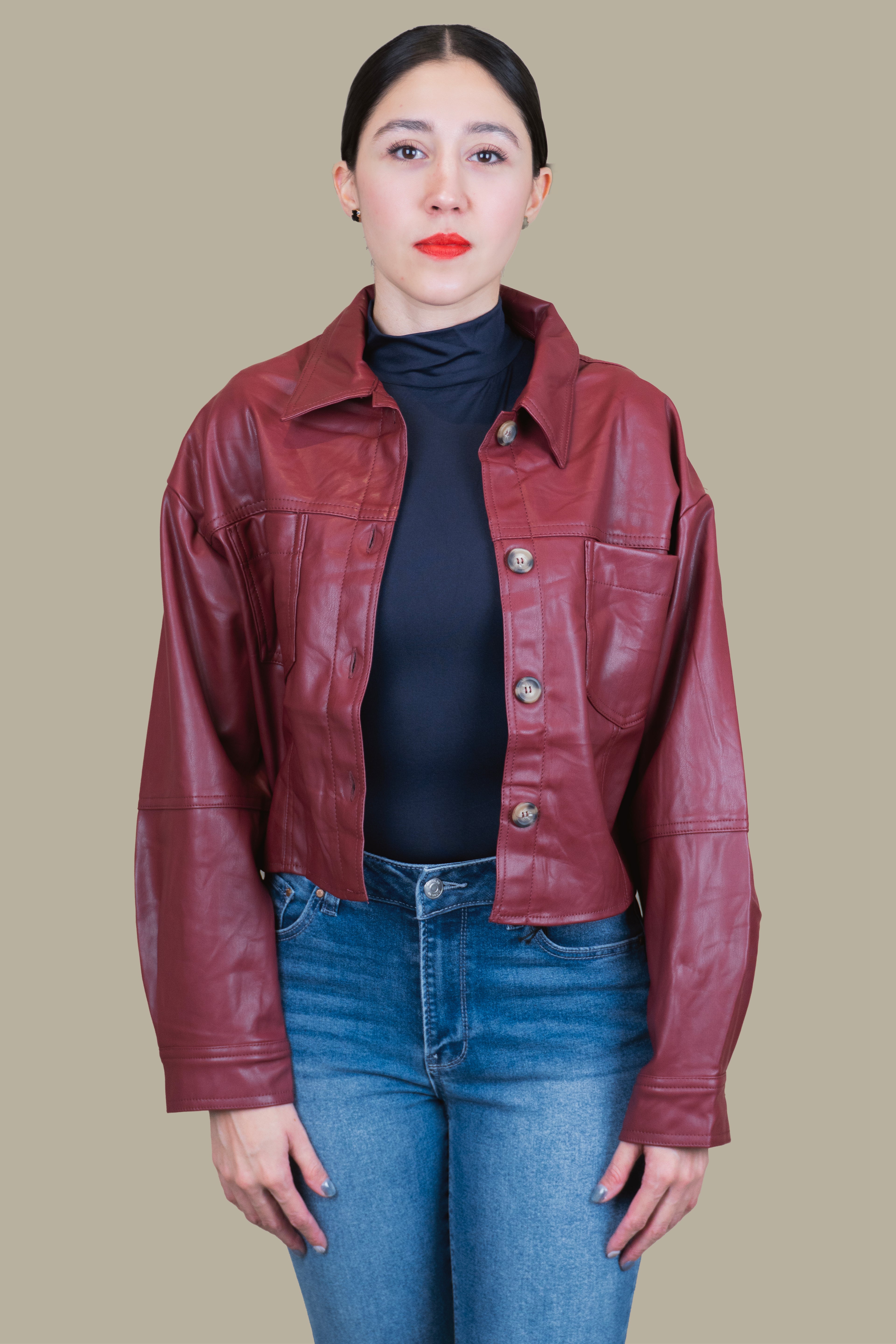 Chamarra Cropped Vinipiel Essential