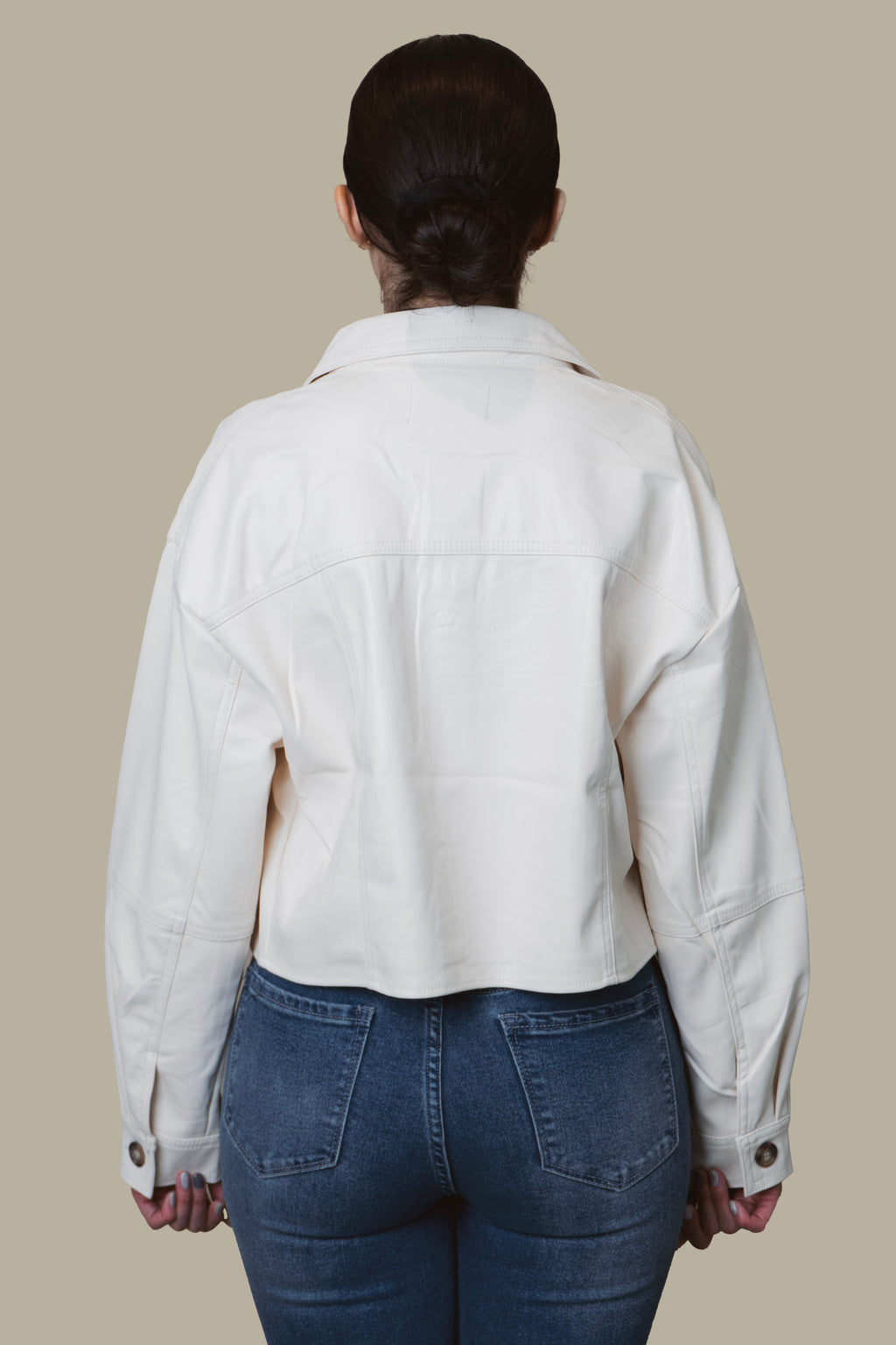 Chamarra Cropped Vinipiel Essential