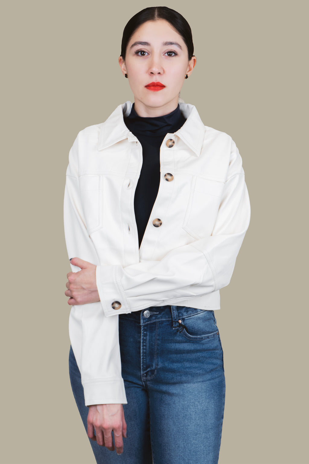 Chamarra Cropped Vinipiel Essential